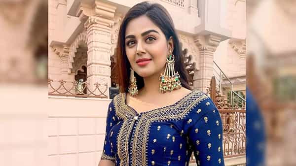 Bigboss4: బిగ్బాస్ ఫేమ్ను బాగా క్యాష్ చేసుకుంటున్న అందాల భామ.. షాప్ ఓపెనింగ్కు అంత తీసుకుంటోందా..?