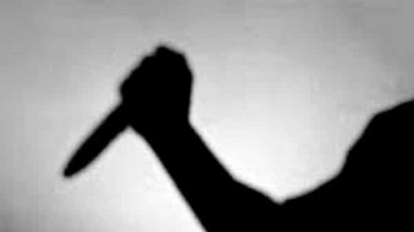 Murder in Sangareddy: సంగారెడ్డి జిల్లాలో దారుణం.. భూ వివాదంలో కత్తులతో దాడి.. ఒకరు మృతి