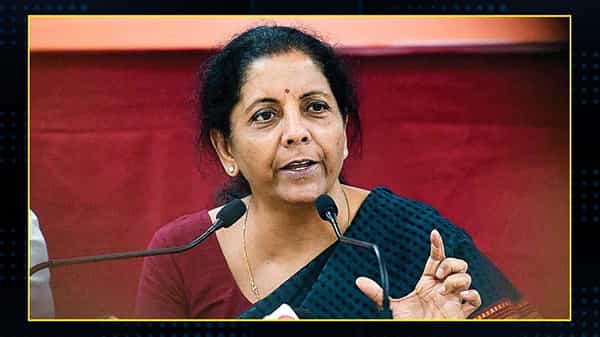 ఆర్థిక సర్వేను లోక్సభ ముందుంచిన కేంద్ర ఆర్థికశాఖ మంత్రి నిర్మలా సీతారామన్