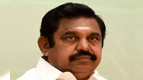 తమిళనాడు సీఎం పళనిస్వామి కీలక ప్రకటన.. కాలేజీ విద్యార్థులకు ఉచితంగా 2జీబీ డేటా కార్డులు