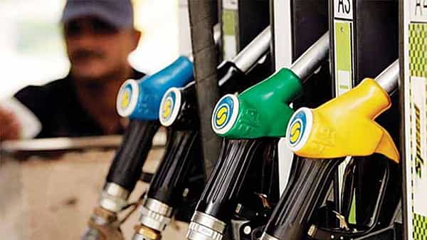 Petrol Price: దేశవ్యాప్తంగా స్థిరంగా కొనసాగుతోన్న ఇంధన ధరలు... ఈ రోజు పెట్రోల్, డీజీల్ ధరలు ఎలా ఉన్నాయంటే..