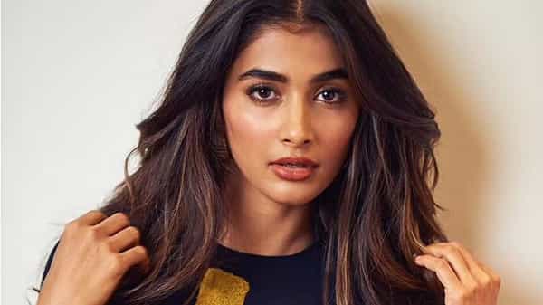 Pooja Hegde: ఈ ఏడాది పూజాహెగ్డే ఎవరితో గడపాలనుకుంటోందో తెలుసా..? బుట్టబొమ్మ ఇన్స్టాగ్రామ్ పోస్ట్పై ఓ లుక్కేయండి..