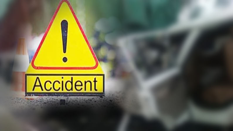Prakasam District Road Accident: విషాదం.. ప్రకాశం జిల్లాలో ఘోర రోడ్డు ప్రమాదం.. నలుగురు మృతి