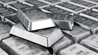 Today Gold Price: భారీగా తగ్గిన బంగారం ధర.. 10 గ్రాముల బంగారంపై ఒక్కరోజులోనే రూ. 400కిపైగా క్షీణత..