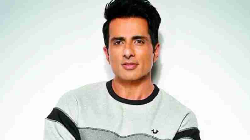 SonuSood: సోనూసూద్‌ అంటే ఇంత అభిమానమా..! ఖమ్మంకు చెందిన వ్యక్తి ఏం చూశాడో ఓసారి చూడండి..