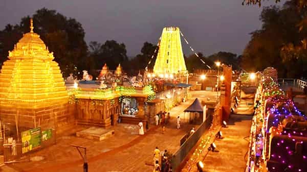 Srisailam Temple: శ్రీశైలం మహాక్షేత్రంలో రేపటి నుండి సంక్రాంతి బ్రహ్మోత్సవాలు.. ఏర్పాట్లు చేస్తున్న ఆలయ అధికారులు..