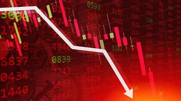 Dalal Street Crash : దేశీయ మార్కెట్లు మరోసారి ఢమాల్.. కేంద్ర బడ్జెట్కు ముందు భారీ లాస్..