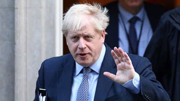 Lockdown In Uk:స్ట్రెయిన్పై యుద్ధం ప్రకటించిన యూకే ప్రభుత్వం.. మరింత కఠినంగా లాక్డౌన్..