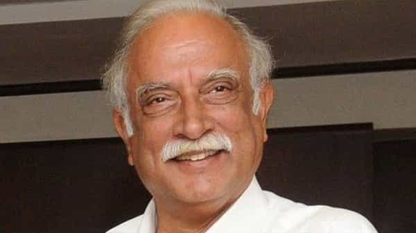 అశోక్ గజపతిరాజుకు హైకోర్టులో ఊరట.. రామతీర్ధం అనువంశిక ధర్మకర్తగా కొనసాగనున్న మాజీ కేంద్ర మంత్రి