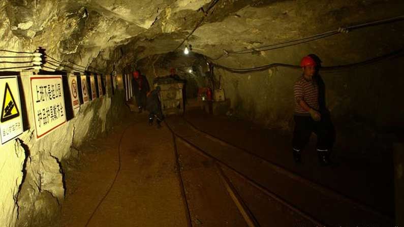 Gold Mine Explosion in China: చైనా బంగారు గని లో భారీ పేలుడు..  చిక్కుకున్న 22 మంది కార్మికులు... సహక చర్యలకు ఆటంకం