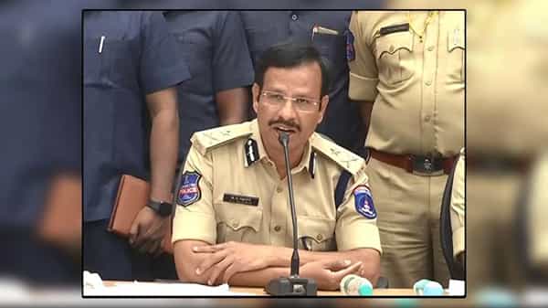 Road traffic safety : సినీ సెలబ్రిటీలను పిలిచి పోలీస్ ఈవెంట్స్ని పబ్లిక్లోకి తీసుకొస్తున్న సైబరాబాద్ సీపీ సజ్జనార్