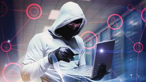 Cyber Crime: ఇంతకంటే దారుణం మరోటుండదు.. తల్లి కోసం దాచిన డబ్బు.. ఒక్క ఫోన్ కాల్తో..