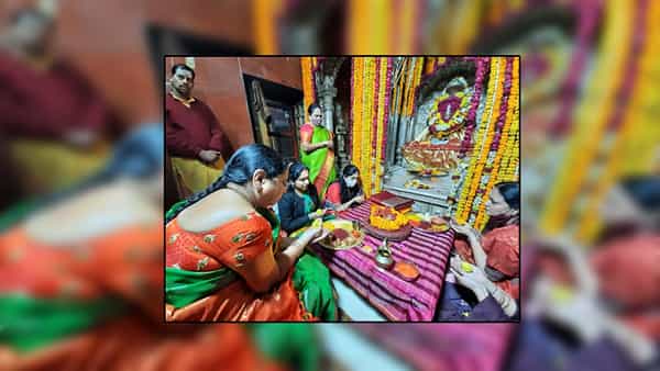 ముగిసిన సీఎం కేసీఆర్ కుటుంబ సభ్యుల వారణాసి ఆధ్యాత్మిక పర్యటన.. ప్రజలంతా సుఖసంతోషాలతో ఉండాలని ప్రార్థించామన్న ఎమ్మెల్సీ కవిత