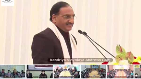 JEE, NEET Exams 2021: జేఈఈ, నీట్ పరీక్షల సిలబస్ కుదింపు ..ఆన్లైన్లో క్లాసులను నిర్వహిస్తామని కేంద్ర మంత్రి స్పష్టం