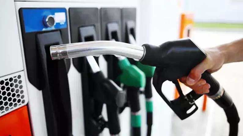 Petrol, Diesel price Today: దేశంలో స్థిరంగానే కొనసాగుతున్న పెట్రోల్ , డీజిల్ ధరలు.. కొన్ని ప్రాంతాల్లో మార్పులు