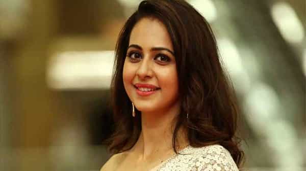 heroine Rakulpreet singh: నీ పని అయిపోయింది.. ఇక నీకు అవకాశాలు రావన్నారు.. ఆసక్తికర విషయాలను బయటపెట్టిన రకుల్..