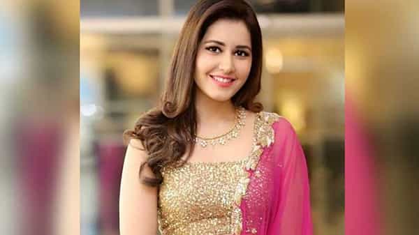 Actress Rashi Khanna: ప్లాన్బీ, ప్లాన్సీతో రాశీఖన్నా రెడీ.. అక్కడ బిగ్ ప్రాజెక్ట్స్ లైన్లో పెట్టిన ఏంజెల్ ఆర్నా