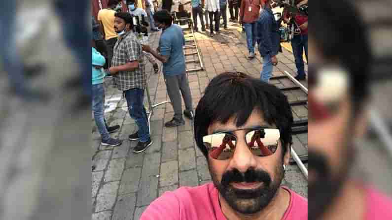 Hero Raviteja: ఖిలాడి షూటింగ్ సెట్‏లో మాస్ మాహారాజా రవితేజ.. లైట్.. కెమెరా.. యాక్షన్ అంటూ..