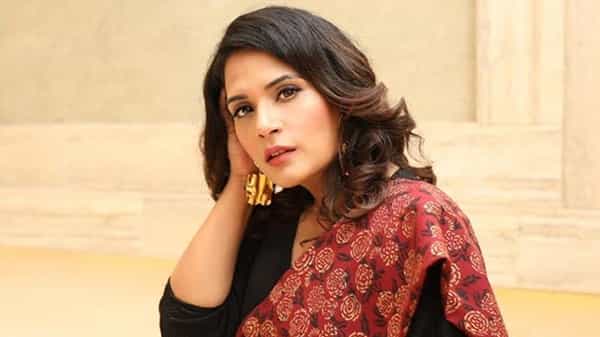 వారిని ఎదుర్కోవడం అంత సులభం కాదు.. అవకాశాలన్ని వారివే.. సంచలన కామెంట్స్ చేసిన బాలీవుడ్ హీరోయిన్..