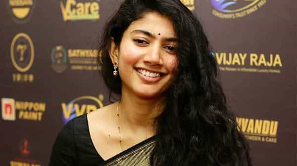 Sai Pallavi : పవన్ కళ్యాణ్ సినిమాకు ఫిదా బ్యూటీ గ్రీన్ సిగ్నల్ ఇచ్చేసిందట.. కానీ