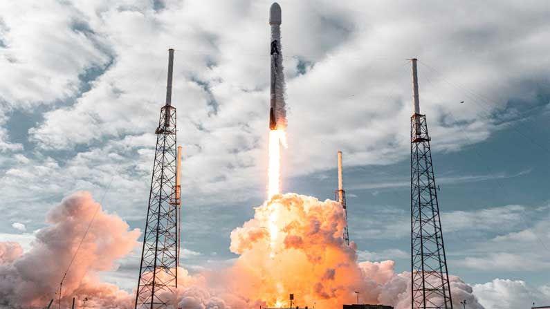 SpaceX 143 Satellites: ఇస్రో రికార్డ్ ను బ్రేక్ చేసి సరికొత్త రికార్డ్ ను సృష్టించిన స్పేస్‌ఎక్స్.. 143 శాటిలైట్లు లాంఛ్