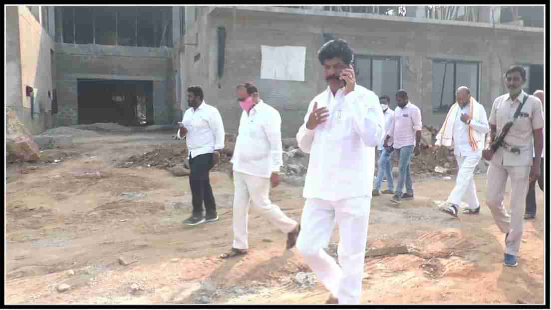 Telangana MLA: ఓ అవ్వ దయ్యం వచ్చిందటగా.. రమ్మను దాని సంగతి చూస్తా.. పల్లెటూర్లో ఎమ్మెల్యే హల్ చల్..