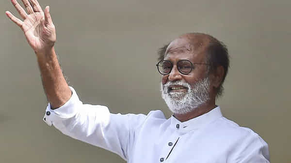 Superstar Rajinikanth : రజినీకాంత్ ఇంటి ఎదుట అభిమాని ఆత్మహత్యాయత్నం.! కారణం ఇదే..