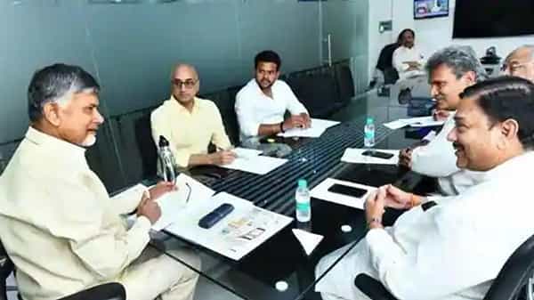 పార్లమెంట్ సమావేశాల సందర్భంగా ఎంపీలకు దిశానిర్దేశం.. ఏం అంశాలను లేవనెత్తాలో సూచించిన మాజీ ముఖ్యమంత్రి..