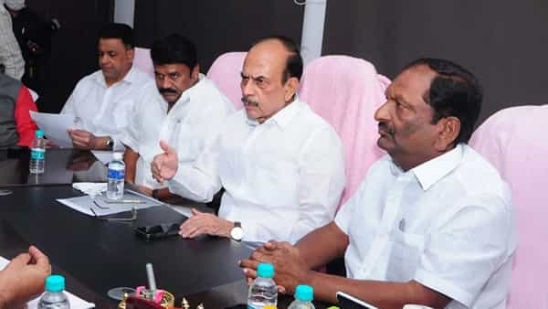 సీఎం కెసిఆర్ గొప్ప లౌకికవాది.. కొత్త సచివాలయంలో ఆ నిర్మాణాలు ప్రభుత్వమే నిర్మిస్తుందన్న మంత్రులు