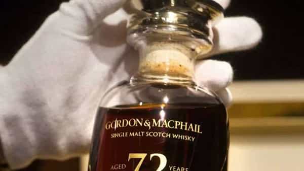72 year Old Whisky : 72 ఏళ్ల నాటి విస్కీ బాటిల్.. వేలం పాటలో ఎంతకు అమ్ముడైందో తెలిస్తే ముక్కున వేలేసుకుంటారు..
