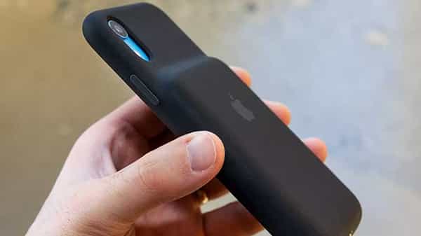 IPhone: వైర్లెస్ చార్జింగ్ టెక్నాలజీలో మరో అడుగు ముందుకేసిన టెక్ దిగ్గజం.. బ్యాక్ కవర్తో ఫోన్ చార్జింగ్..