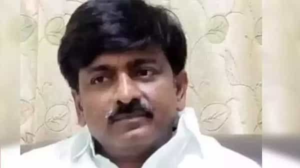 B Tech Ravi: కడప ఎస్పీని కలిసిన టీడీపీ ఎమ్మెల్సీ బీటెక్ రవి.. వారిపై ఫిర్యాదు.. చర్యలు తీసుకోవాలని విజ్ఞప్తి