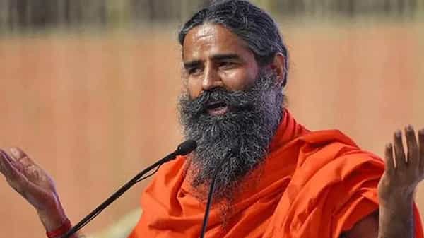 Baba Ramdev: వ్యవసాయ చట్టాలను మూడేళ్ల వరకు నిలిపివేయాలి.. బాబా రామ్దేవ్ సంచలన వ్యాఖ్యలు