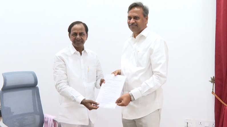 Graduate MLC Elections: గ్రాడ్యూయేట్ ఎమ్మెల్సీ ఎన్నికలు.. పల్లా రాజేశ్వర్ రెడ్డికి బి ఫాం అందజేసిన ముఖ్యమంత్రి కేసీఆర్..