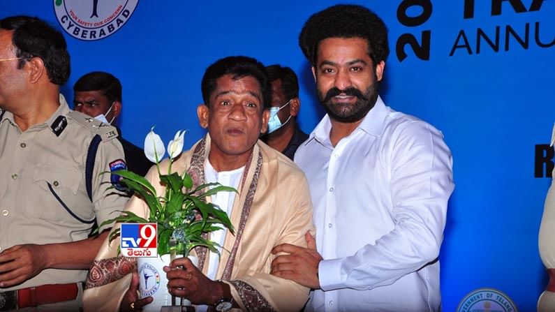 సైబరాబాద్ ట్రాఫిక్ పోలీసుల వార్షిక సమావేశంకు ముఖ్యఅతిధిగా హాజరైన జూ.ఎన్టీఆర్.