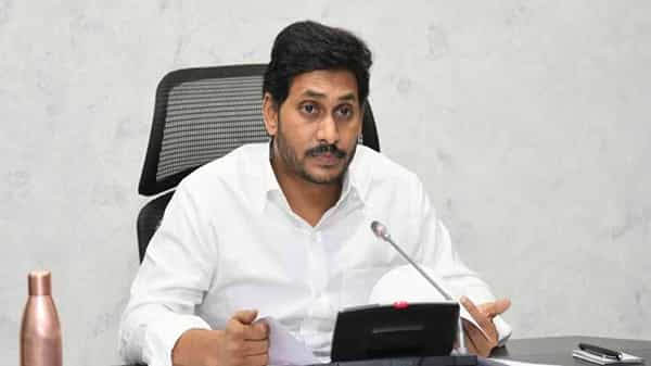 AP Corona : ఏపీలో మాస్క్ ధరించకపోతే జరిమానా, కోవిడ్ నియంత్రణ, నివారణపై సమీక్షలో సీఎం కీలక నిర్ణయాలు