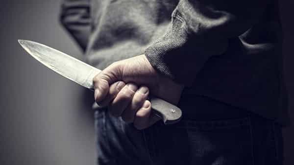Clashes in Krishna: కృష్ణా జిల్లాలో మోటూరులో కత్తులతో వీరంగం.. కారణం తెలిస్తే షాక్ అవ్వాల్సిందే..