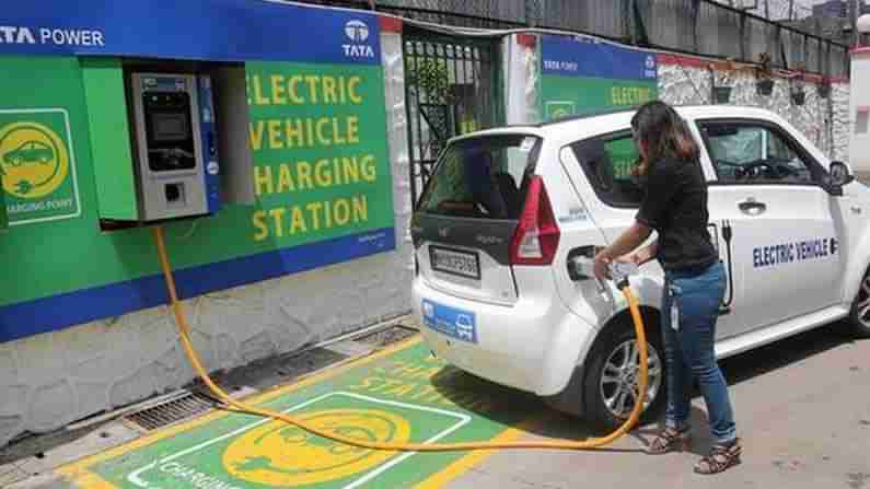 EV- Charging Stations : ఎలక్ట్రిక్ వాహనదారులకు గుడ్ న్యూస్.. ఇక నుంచి  రైల్వే స్టేషన్లలలో వీరికోసం ఇవి ఏర్పాటు..