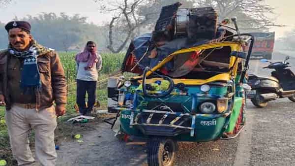 బీహార్లో ఘోర ప్రమాదం... బ్యాండ్ బృందంతో వెళ్తున్న ఆటోను ఢీకొన్న ట్రక్కు.. 8మంది మృతి, ఇద్దరికి తీవ్ర గాయాలు