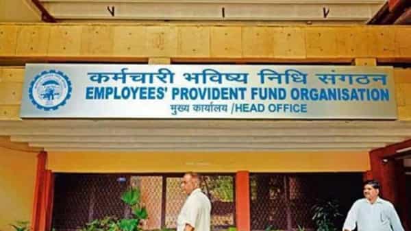 EPFO: మీకు పీఎఫ్ అకౌంట్ ఉందా..? పేరులో మార్పులు చేసుకోవాలనుకుంటున్నారా.? ఈ కొత్త మార్గదర్శకాలను చూడండి..