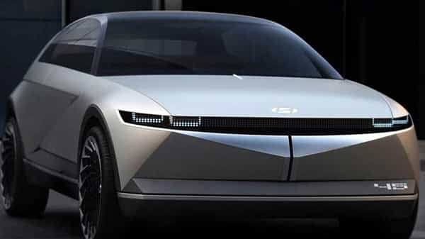 Hyundai electric car: ఎలక్ట్రిక్ వాహన రంగంలోకి అడుగు పెట్టిన హ్యుండాయ్.. కొత్త కారు టీజర్ చూశారా..?