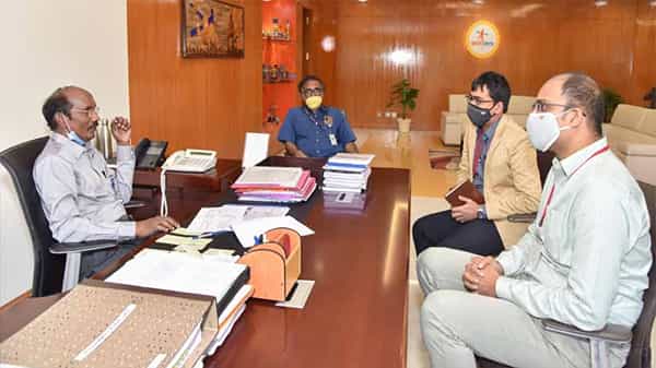స్కైరూట్ ఏరోస్పేస్, ఇస్రోల మధ్య కీలక ఒప్పందం.. తేలికపాటి ఉపగ్రహాల అభివృద్ధికి సహకారం