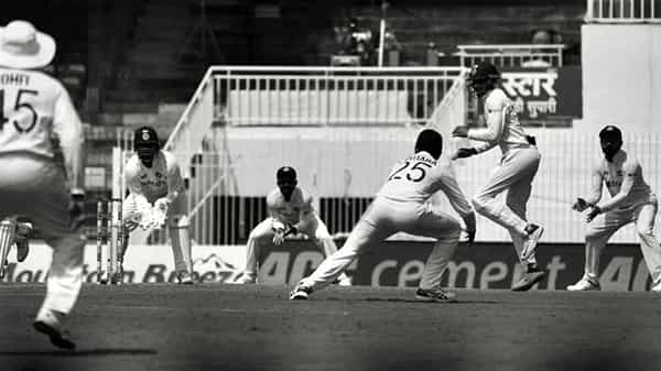 India vs England 2021: నిలకడగా ఆడుతున్న ఇంగ్లాండ్ ఆటగాళ్లు.. 50 ఓవర్లకు ఎంత స్కోరంటే..?