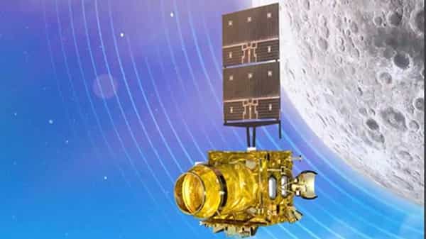ISRO: చంద్రుడి ఉపరితలంపై తిరుగుతోన్న చంద్రయాన్-2 ఆర్బిటార్ ఇప్పుడు ఏం చేస్తుందో తెలుసా.? కీలక ప్రకటన చేసిన ఇస్రో..