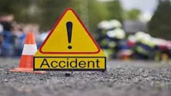 Jangareddygudem Accident: గుబ్బల మంగమ్మను దర్శించేందుకు ట్రాక్టర్లో బయలుదేరారు.. మధ్యలో టీ తాగేందుకు ఆగారు.. ఇంతలో