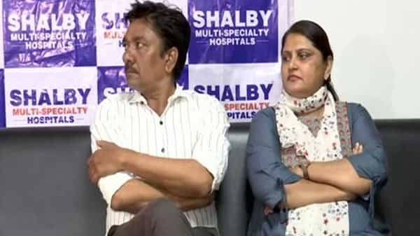 Valentines Day: మూడేళ్లుగా తగ్గని వ్యాధి.. భార్యకు కిడ్నీ ఇచ్చేందుకు సిద్ధమైన భర్త.. ప్రేమికుల రోజునే..