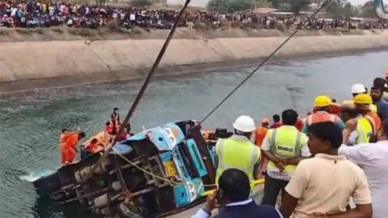 Madhyapradesh Accident: ఘోర బస్సు ప్రమాదం..పెరుగుతున్న మృతుల సంఖ్య.. ఇప్పటి వరకు 30కిపైగా మృదేహాల వెలికి తీత