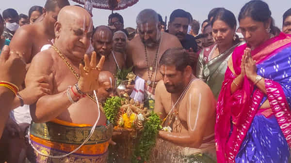 Magha Purnima 2021: కాళేశ్వరం త్రివేణి సంగమంలో అద్భుత ఘట్టం.. టీటీడీ ఆధ్వర్యంలో మాఘపూర్ణిమ పుణ్యస్నానం..
