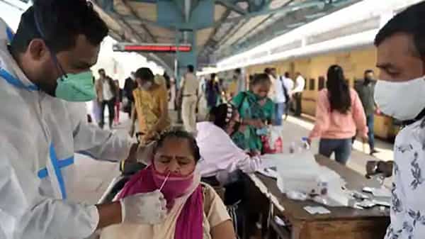 మహారాష్ట్రలో తీవ్ర స్థాయిలో విజృంభిస్తున్న కరోనా.. గడిచిన 24 గంటల్లో కొత్తగా ఎన్ని కేసులంటే..
