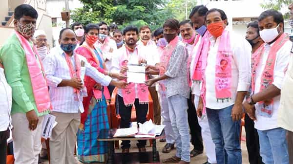 Donation for Ram Mandir: అయోధ్య రామాలయ నిర్మాణానికి ఎమ్మెల్యే సహా టీఆర్ఎస్ ముస్లిం మైనారిటీ నేత భారీ విరాళం.